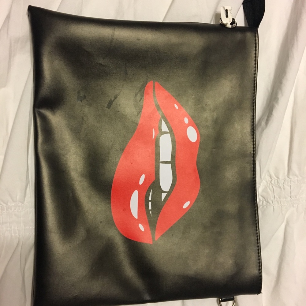 ๐ trendy pouch - Picture 2 of 3